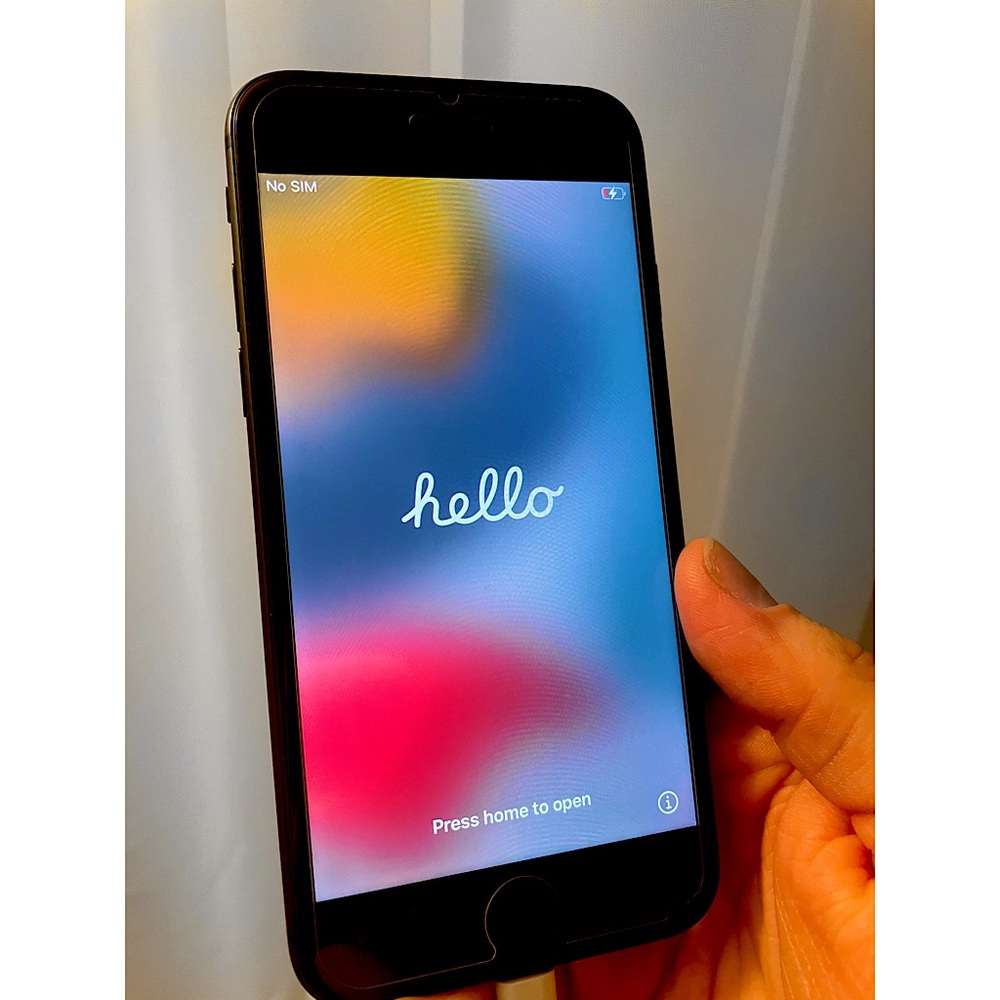 IPHONE 8